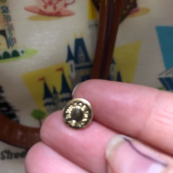 🎠Rare! Dooney & Bourke Disneyworld Purse-663 $120 or $100 w/offer - Picture 5 of 7